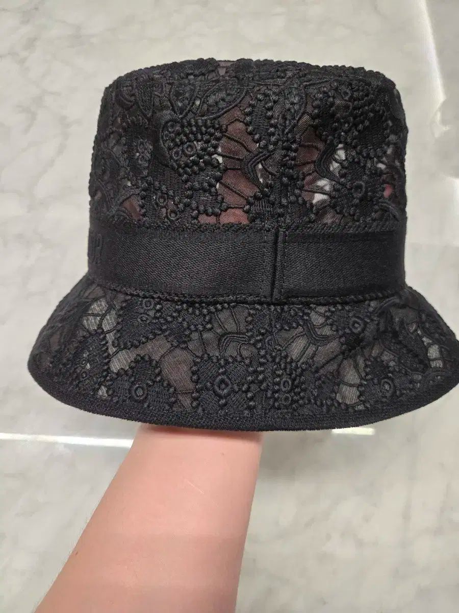 【外国産蝶標本】フンザウスバ♀/パキスタン.シャンドール峠産/52mm 外国産蝶標本】フンザウスバ♀/パキスタン.シャンドール峠産/52mm