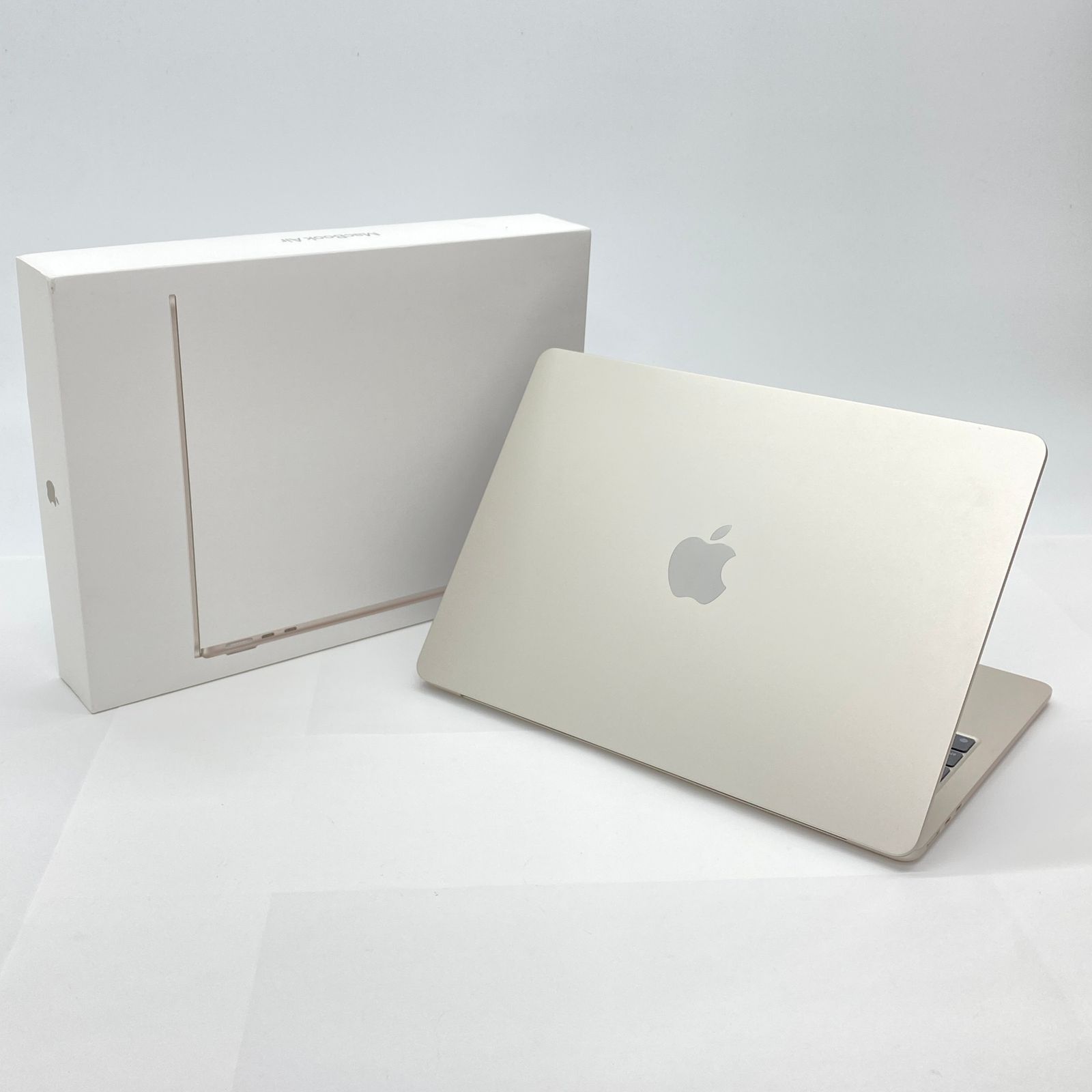美品 Apple MacBook Air 13インチ M3 2024 8C CPU/10C GPU 16GB