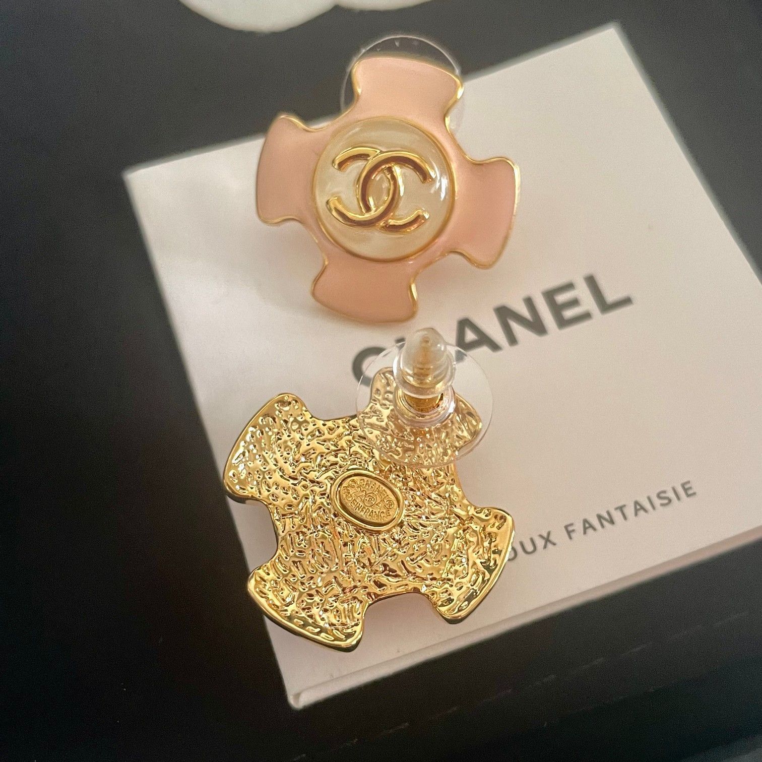 今日特価】Chanel ヴィンテージ ダブル C ピアス 送料無料！在庫