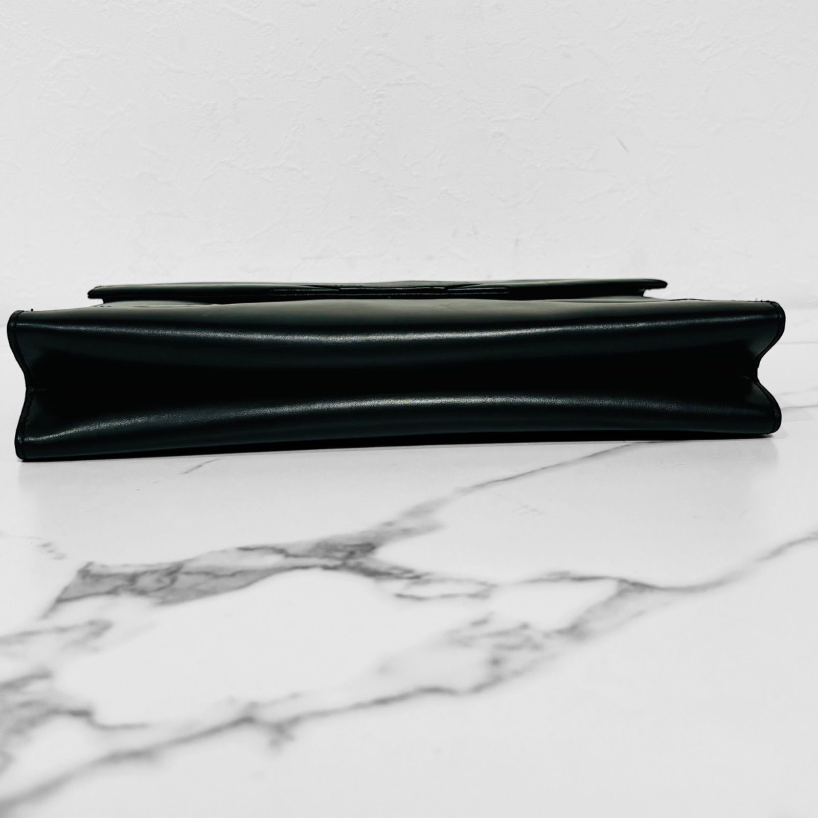希少　ジバンシー　GIVENCHY　SACS　クラッチバッグ　ブラック 希少 GIVENCHY SACS ジバンシーサックス クラッチバッグ レザー