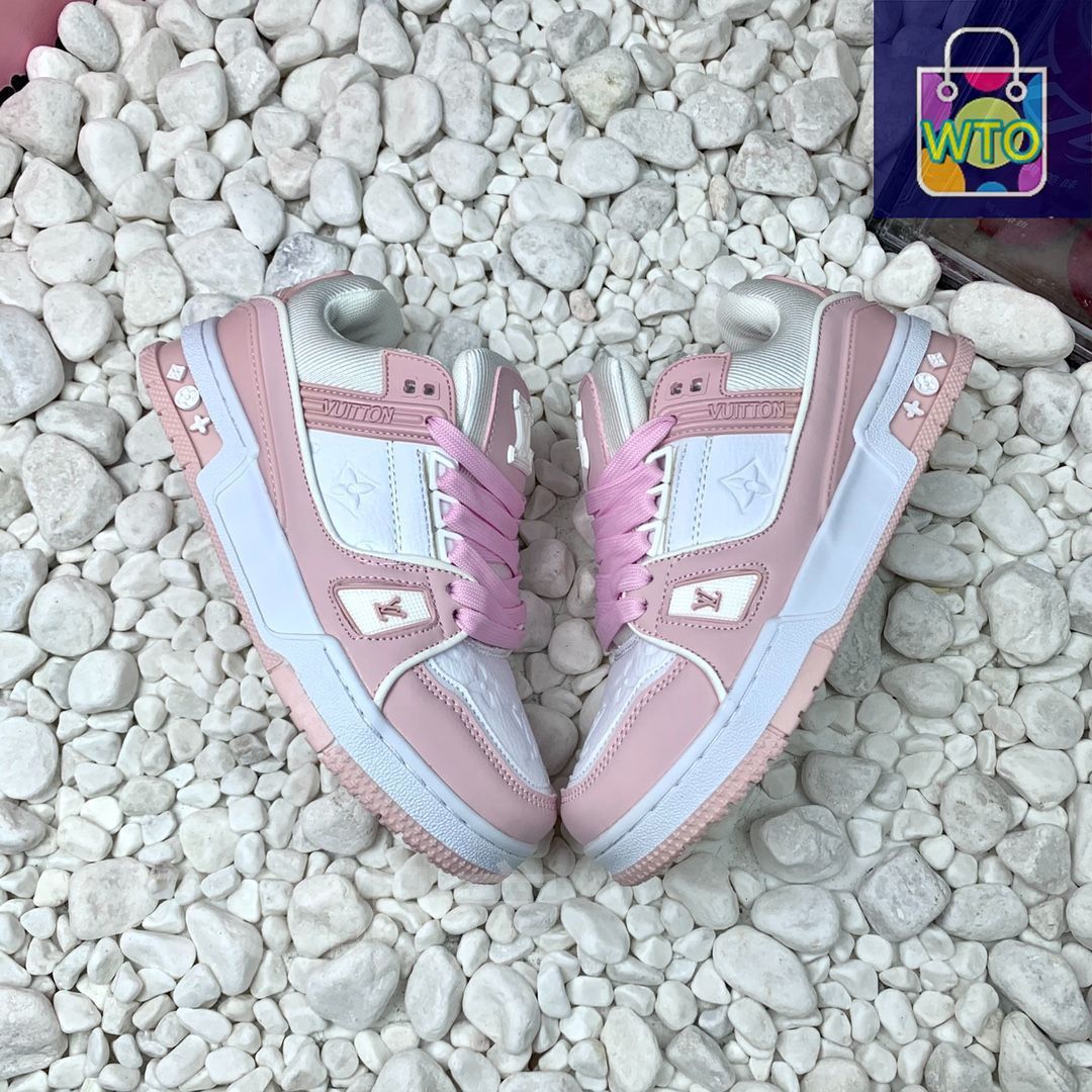 【この春はピンク気分】LOUIS VUITTON★Trainer スニーカー この春はピンク気分】LOUIS VUITTON☆Trainer スニーカー