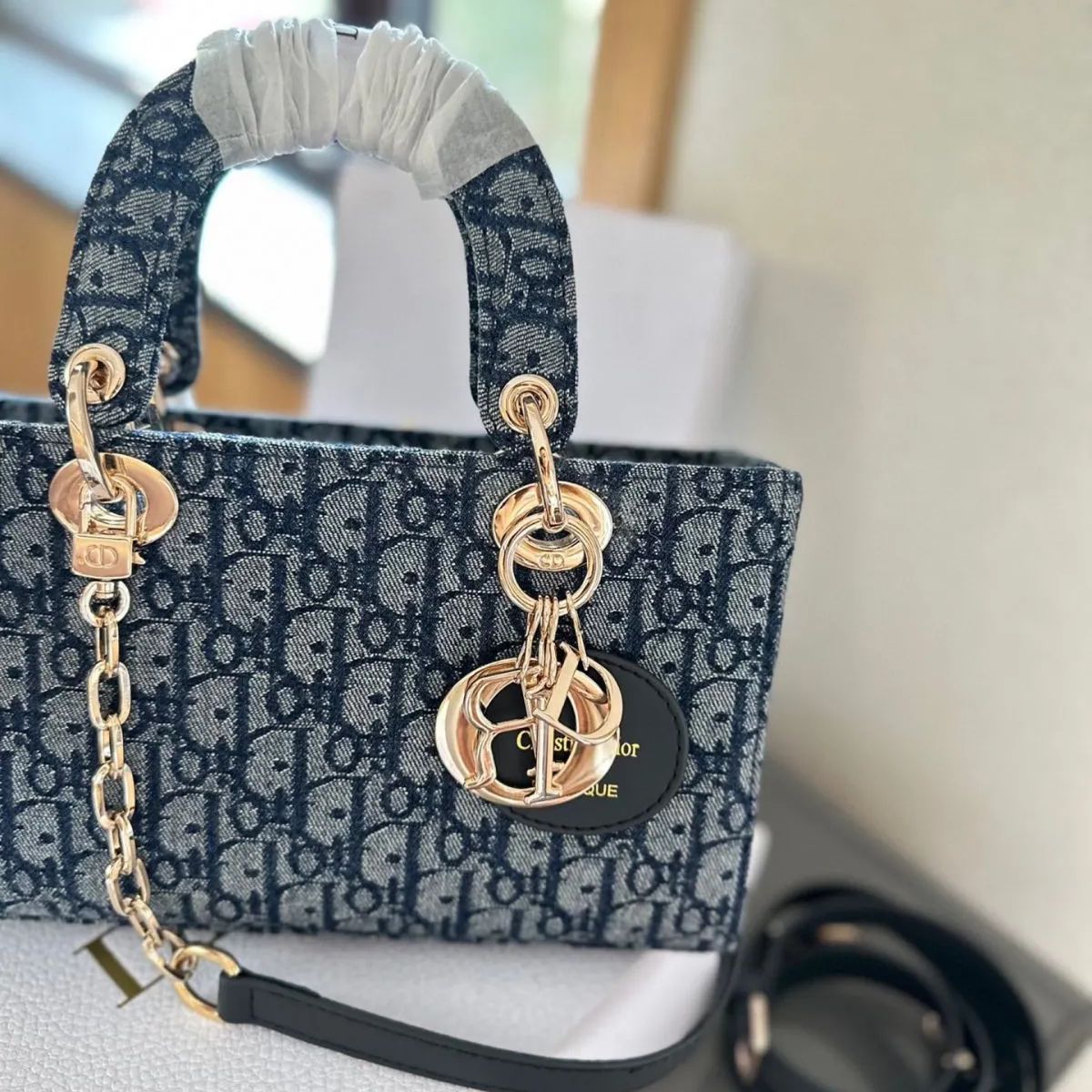 【関税込み*国内発送】Dior セミショルダー ハンドバッグ Christian Dior】クリスチャンディオール『クロコ型押し サドル