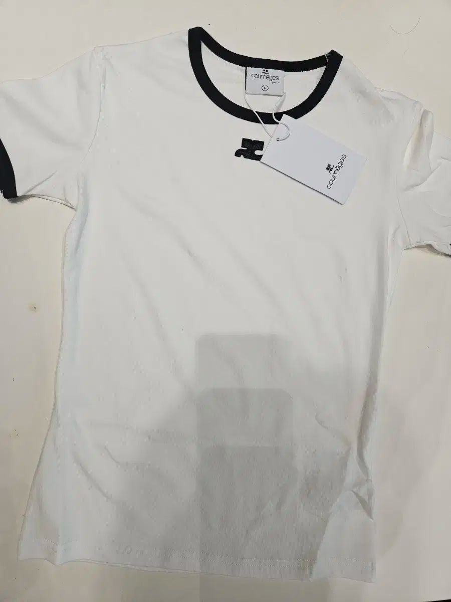 未使用 24AW NINA RICCI ニナリッチ 半袖 ビジュー Tシャツ カットソー S ブラック レディース 古着 中古 未使用 24AW NINA RICCI ニナリッチ 半袖 ビジュー Tシャツ