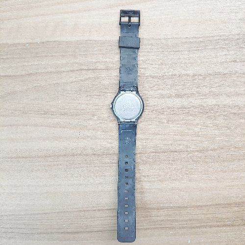 ◇ casio カシオ 3針 クオーツ 動作未確認 カジュアル シンプル チープ 腕時計 表記なし ブラック レディース メンズ E
