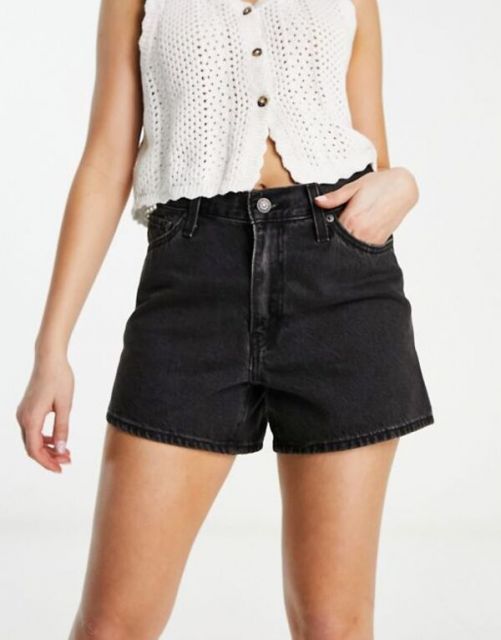 【送料無料】 リーバイス レディース ハーフパンツ・ショーツ ボトムス Levi's 80s mom shorts in black wash NOT TO INTERRUPT