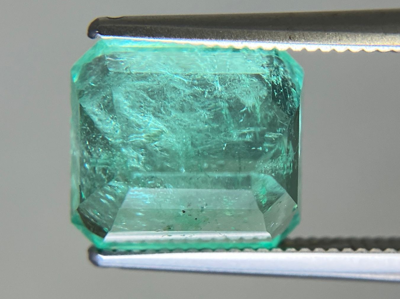 宝石ソーティング付き 9.7㎜×8.9㎜×6.8㎜