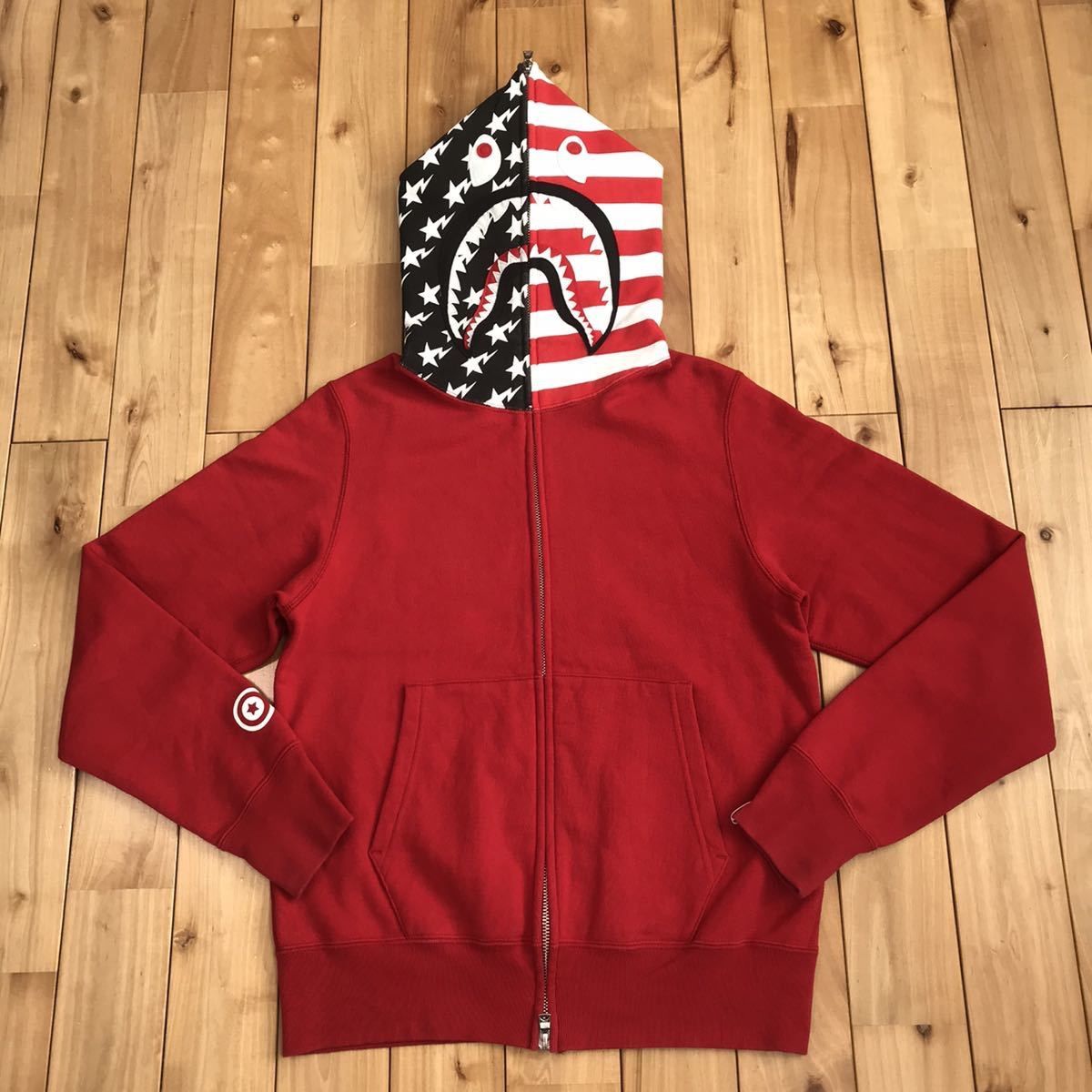 袖丈長袖★送料無料★BAPE AMERICAN FLAG SHARK HOODIE