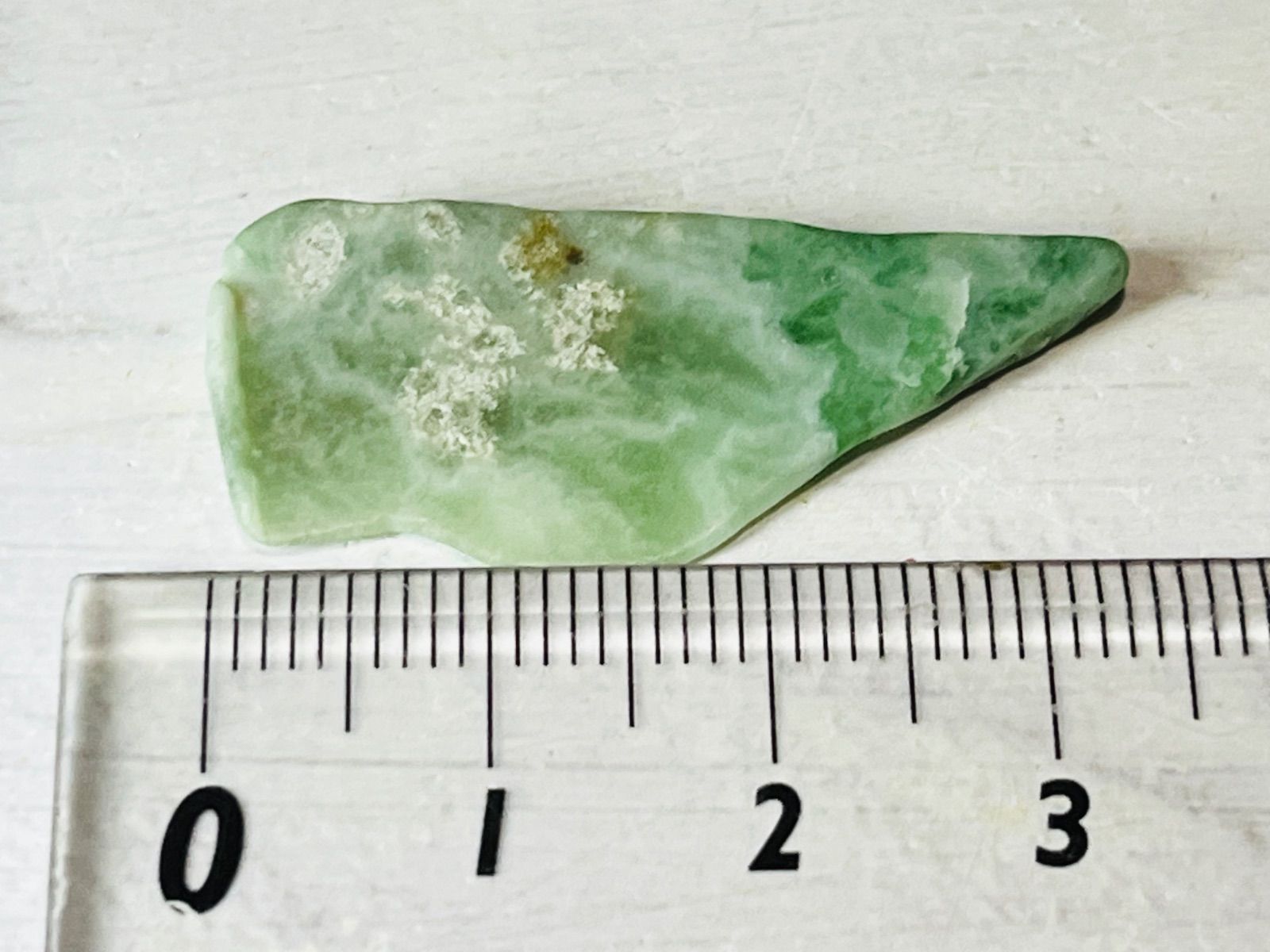 成功と繁栄✨　糸魚川産　硬玉翡翠　原石　ジェダイド　タンブル 成功と繁栄✨ 糸魚川産 硬玉翡翠 原石 ジェダイド タンブル