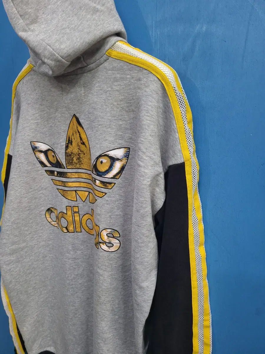 フード付きTシャツ adidas アディダス X リタ オラ コラボ スウェットシャツ