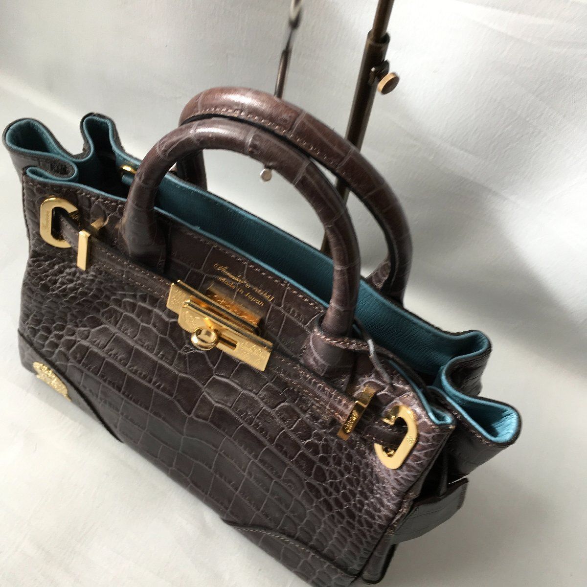 美品 ADMJ アクセソワ A.D.M.J スワロフスキー クロコダイル ワニ革 