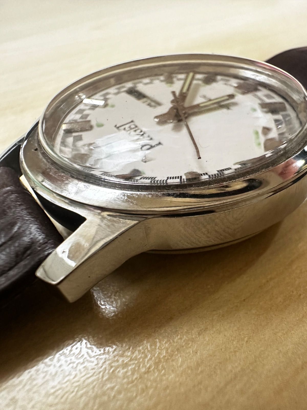 ヴィンテージ ピアジェ白文字盤 自動巻き 17jewels スイス製　再生品 ヴィンテージ ピアジェ PIAGET 白文字盤 自動巻き 25jewels