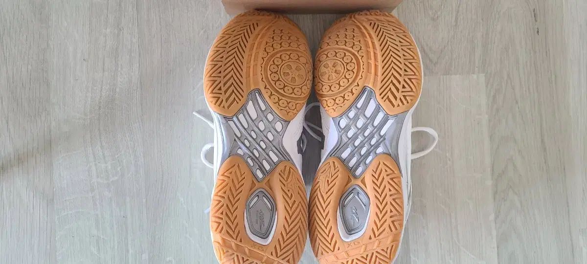 バドミントンシューズ ホワイト