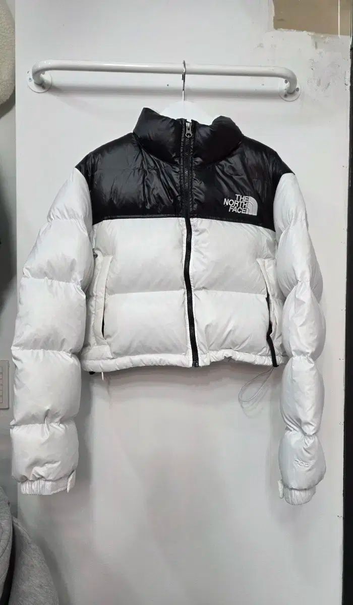 ARMANI 冬用ジャケット コート ショート丈 ARMANI 冬用ジャケット コート ショート丈