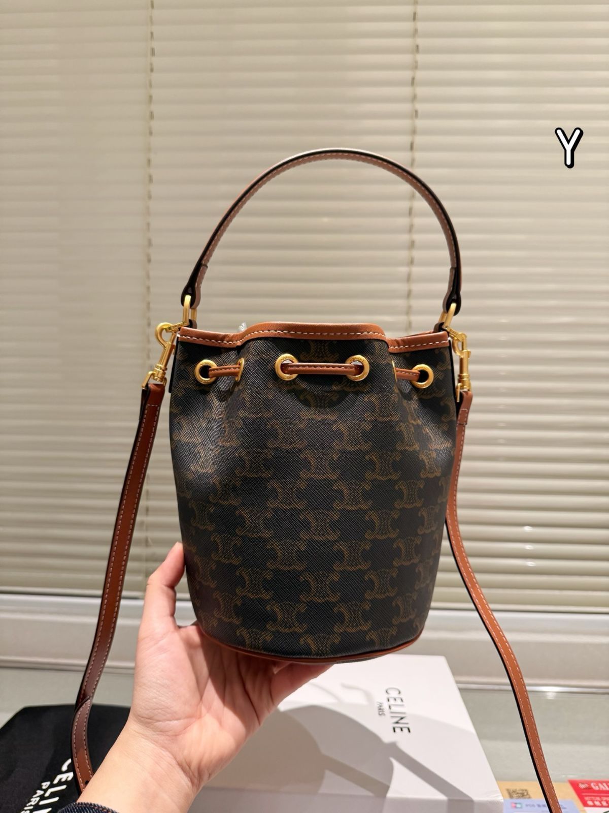 今日特価】CELINE Teen Clara スモール ドローストリング