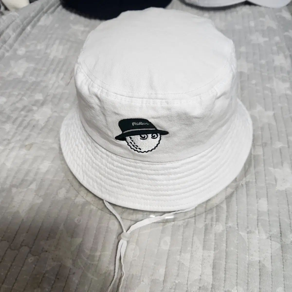 Malbon ホワイト バケットハット Malbon Golf(マルボンゴルフ) ホワイト バケットハット OS （ M