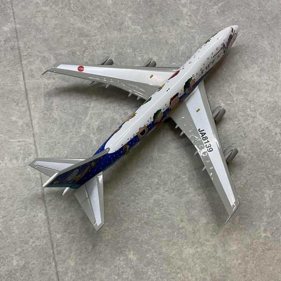 全日空 BOEING 747 1:400 SCALE スヌーピー All Nippon Airways - B747-400D - JA8139 - 