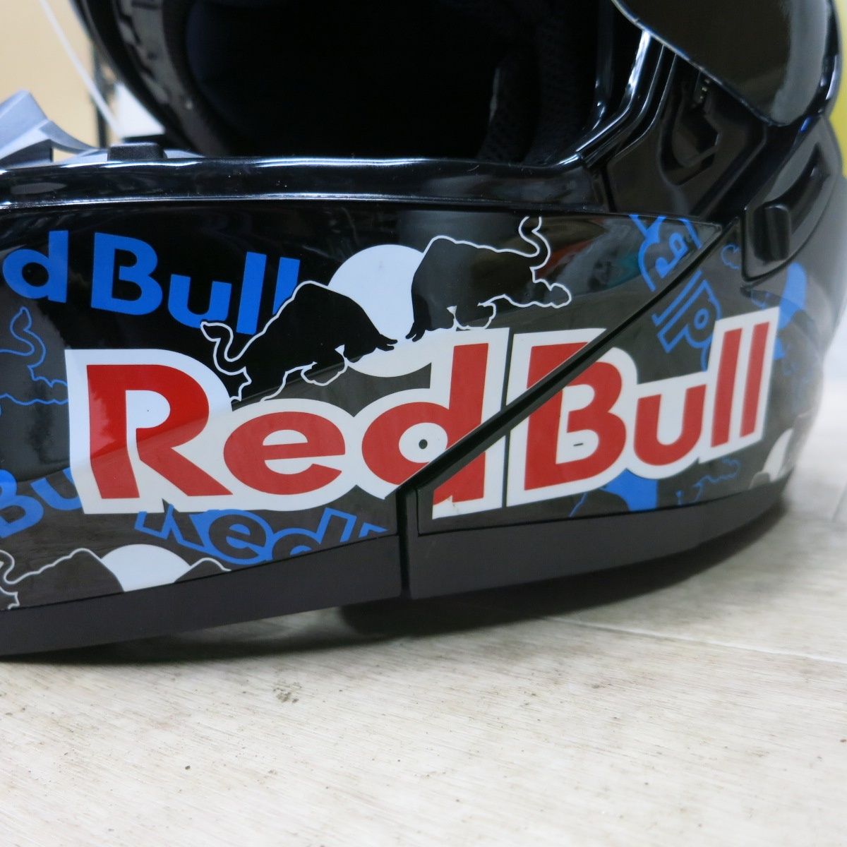 システム 内蔵レンズ ヘルメット フルフェイスヘルメット RED BULL 新品 システム 内蔵レンズ ヘルメット フルフェイスヘルメット