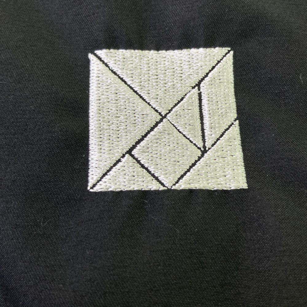 サイズ：M TANGRAM　タングラム  Vネック 裏メッシュ 長袖ブルゾン  ブラック系 [240101480507] ゴルフウェア メンズ ストスト サイズ：M TANGRAM タングラム Vネック 裏メッシュ 長袖ブルゾン