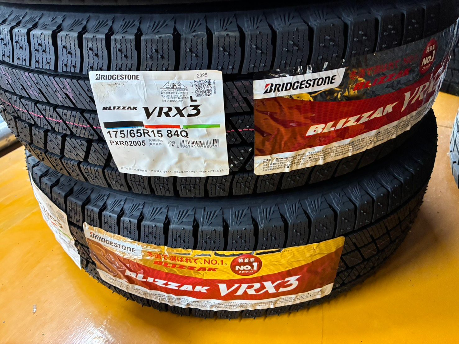 BRIDGESTONE BLIZZAK VRX3 175|65R15 84Q スタッドレスタイヤ 4本セット 2025年製