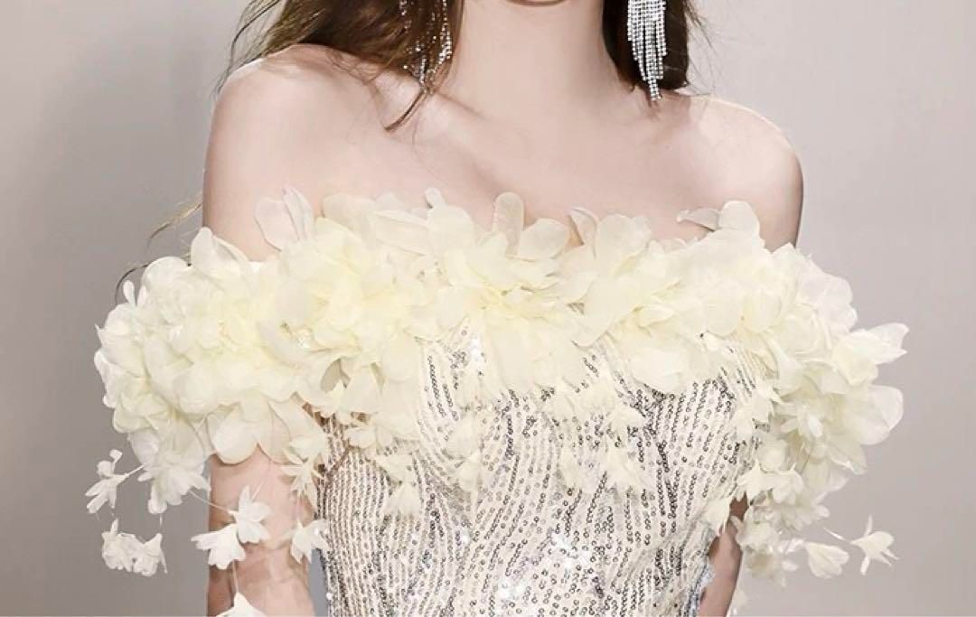 お花のデザインが可愛い 裾はチュールのオフショルロングドレス 新品未使用 レディースファッション 人気商品 お花のデザインが