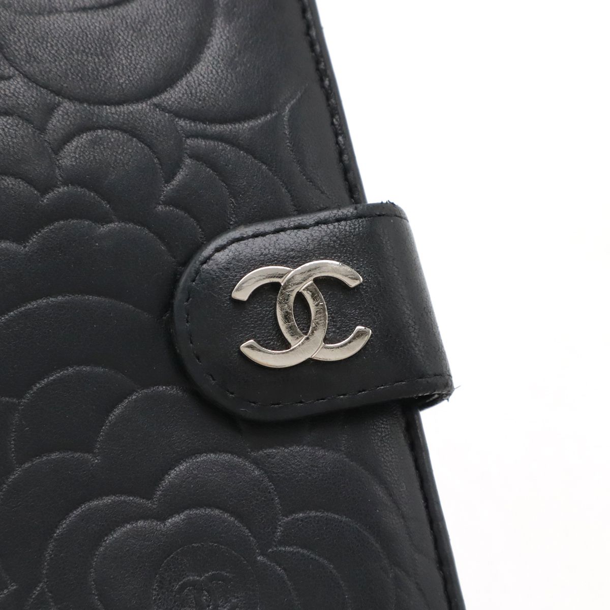 CHANEL シャネル カメリア柄 二つ折り財布 ブラック ラムスキン CHANEL シャネル カメリア エンボス ココマーク 2つ折財布 二
