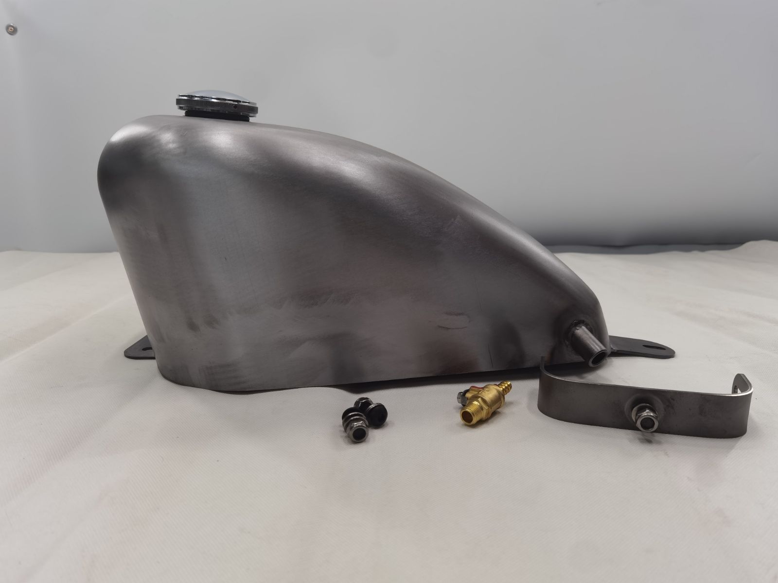 T-37 コック付き 7L スポスタタンク ヤマハ ドラッグスター400＆ドラッグスタークラシック400 エアクリーナー対応 タンク製作工房