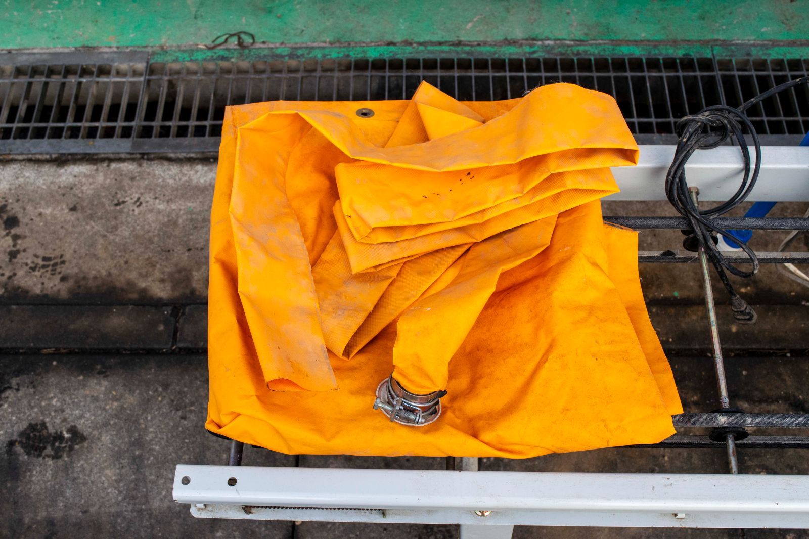 埼玉発 コンマ 播種機 SP-G25 単相100V 毎時200箱 カン水 播種 覆土 1条1連 種まき機 KONMA YUZUMIYA_COM