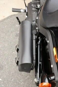 新製品 サイドバッグステー 2018年以降ソフテイルモデル 身近な