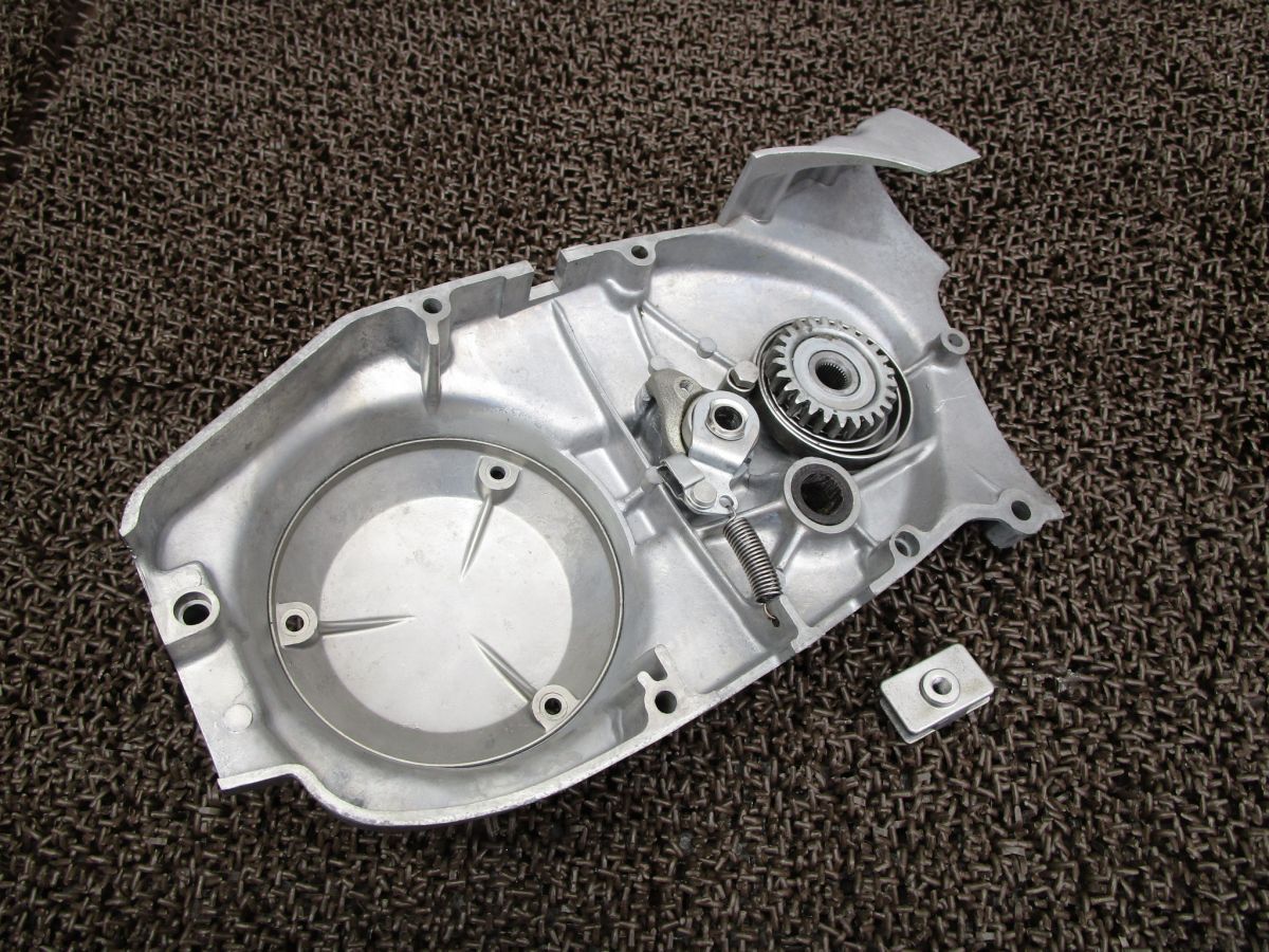 スプロケットカバー CBM72