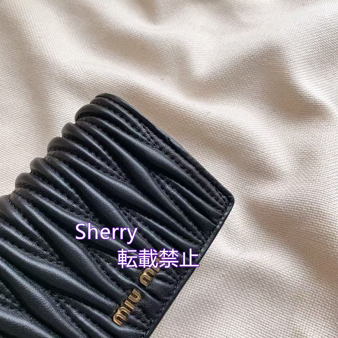 折り財布