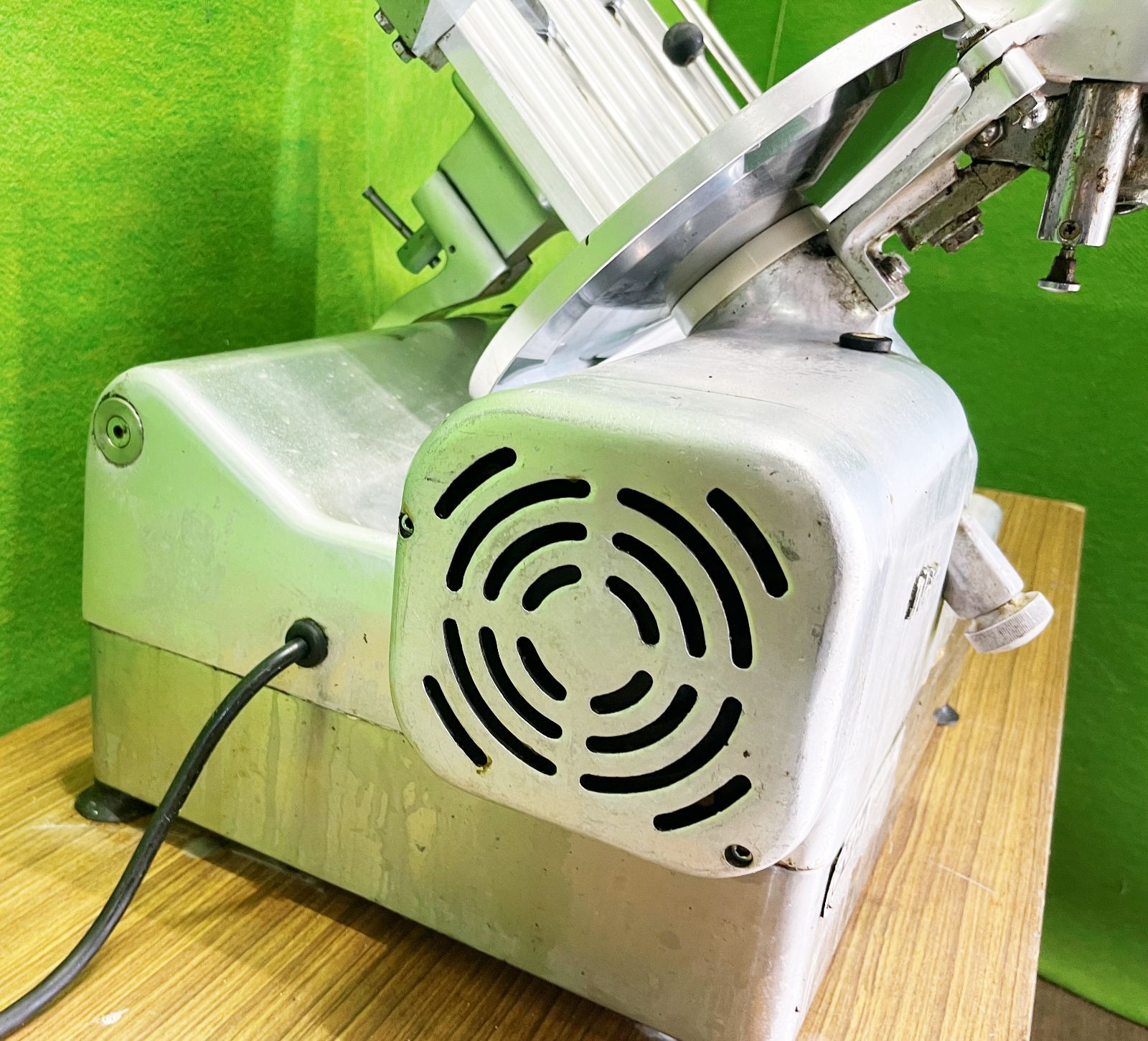 動作良好です 南常 なんつね ミートスライサー HB 2 三相200 v 丸刃径 φ290 スライス厚み 0〜14 mm C 1528