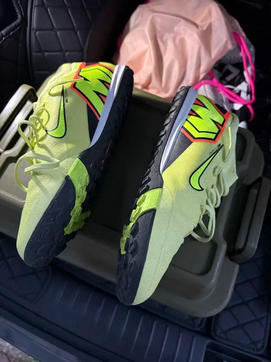 ナイキ マーキュリアル ベイパー プロTF