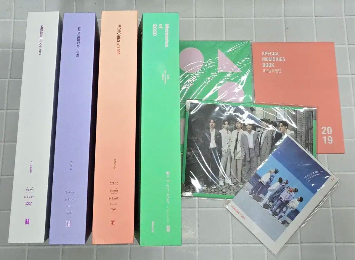 正規品メモリーズ Blu-ray 日本版】BTS MEMORIES 2017 BTS 公式