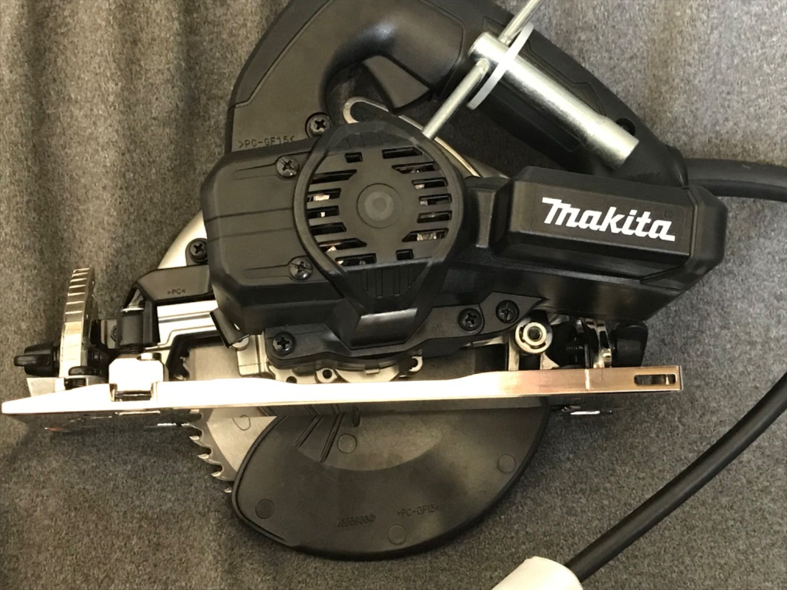 マキタ　電子マルノコ(黒) 165mm HS6303 展示品未使用