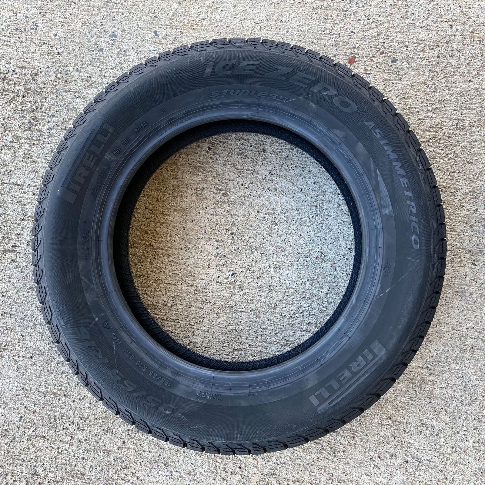 新品 スタッドレスタイヤ 4本セット 195/65R16 ピレリ アイスゼロ 