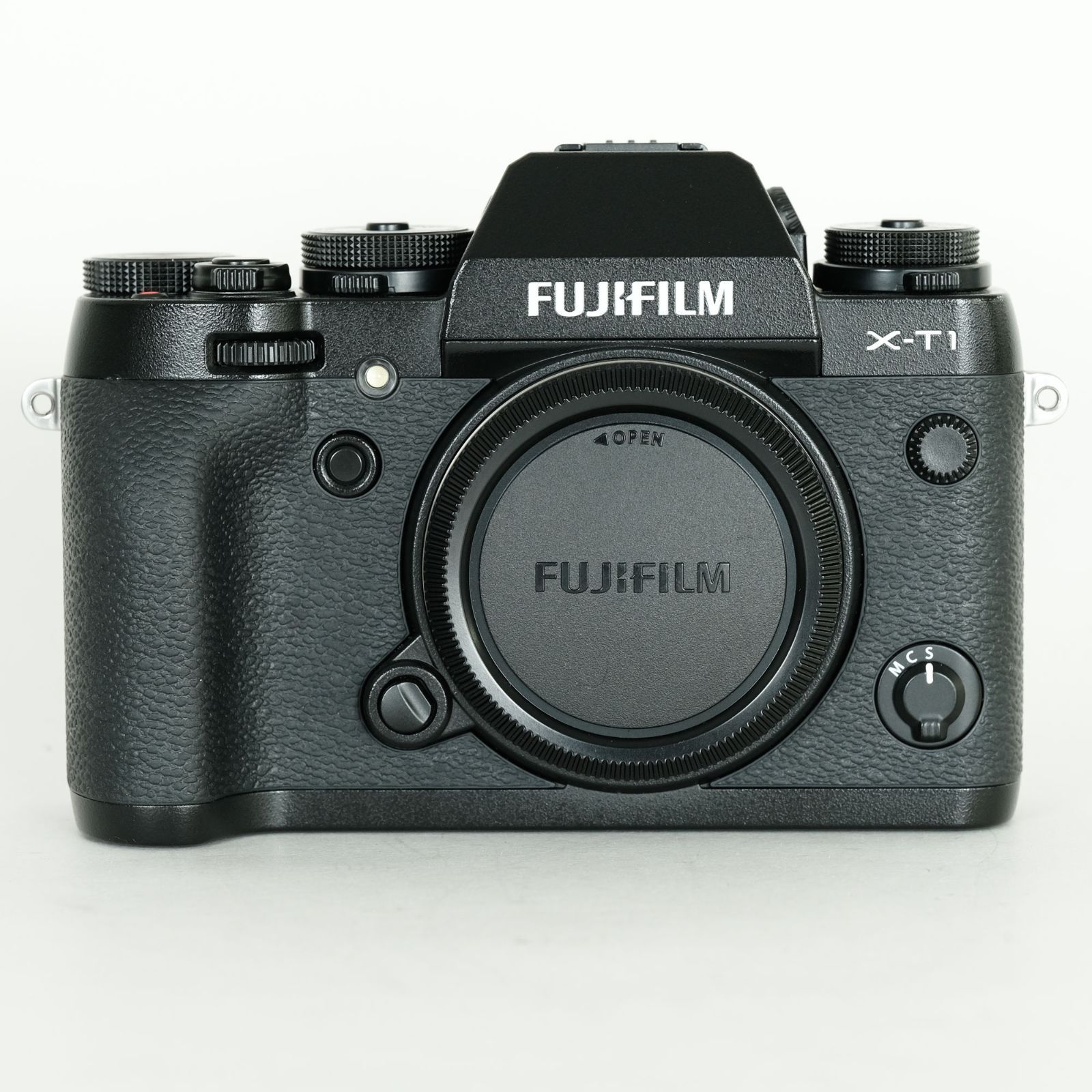 FUJIFILM X-T1 グリップ付　美品 美品｜シャッター数11回｜バッテリーグリップ・レザーケース付