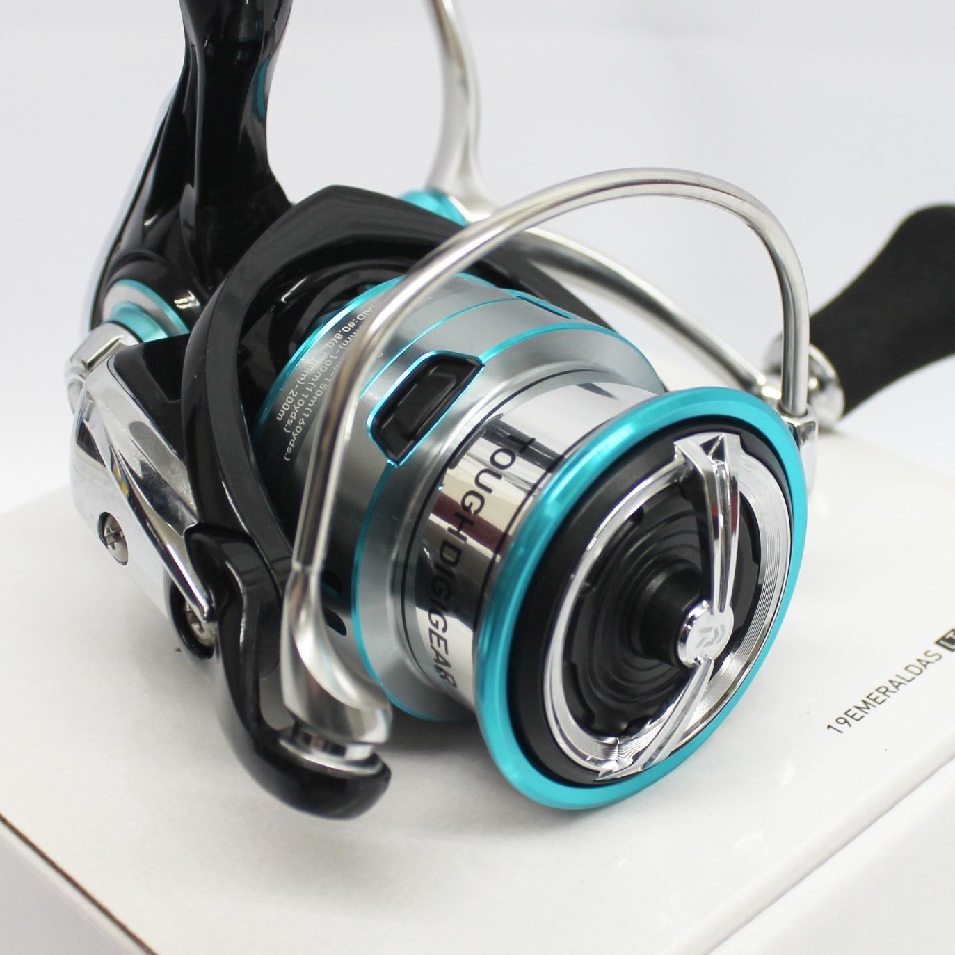 【未使用品】DAIWA 19 EMERALDAS LT 3000S-CH-DH 00060103