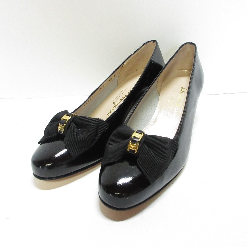 ferragamo　フェラガモ　ヴァラ　リボン　エナメル　パンプス FERRAGAMO フェラガモ エナメル パンプス リボン レディース