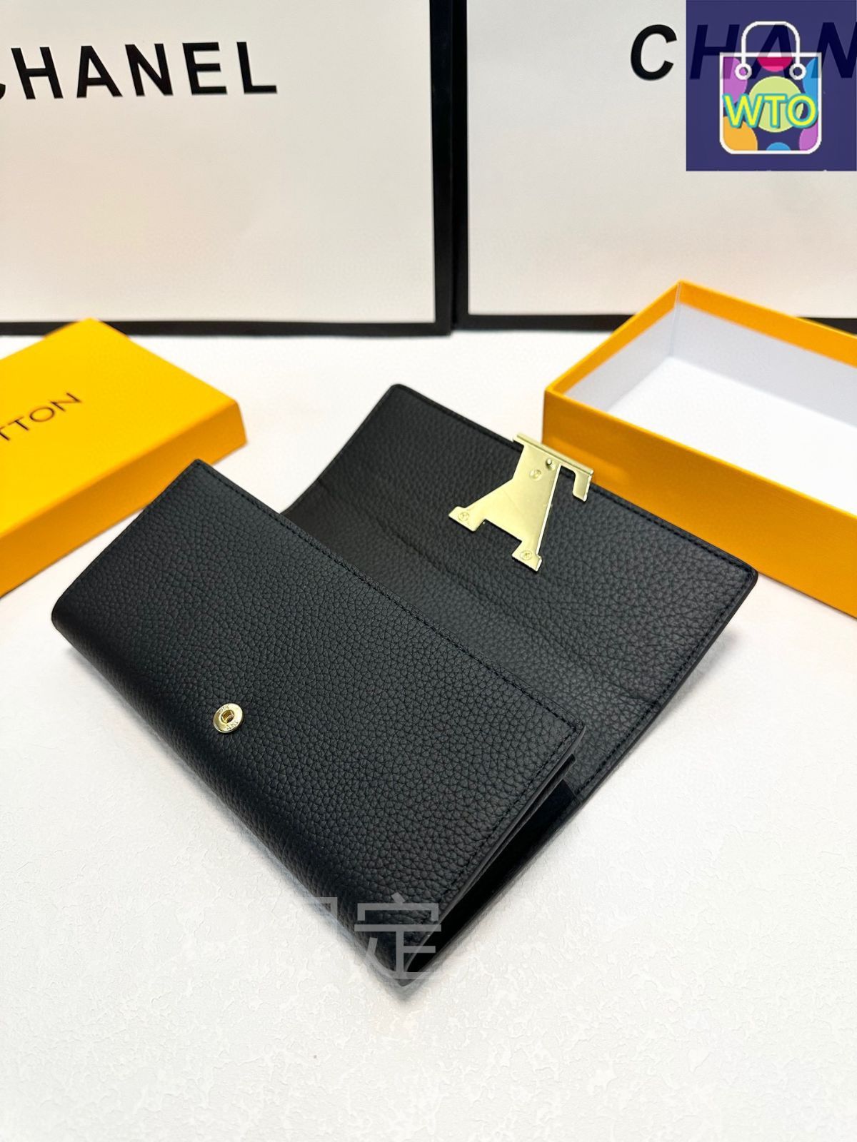 LV 黒色の小さな財布