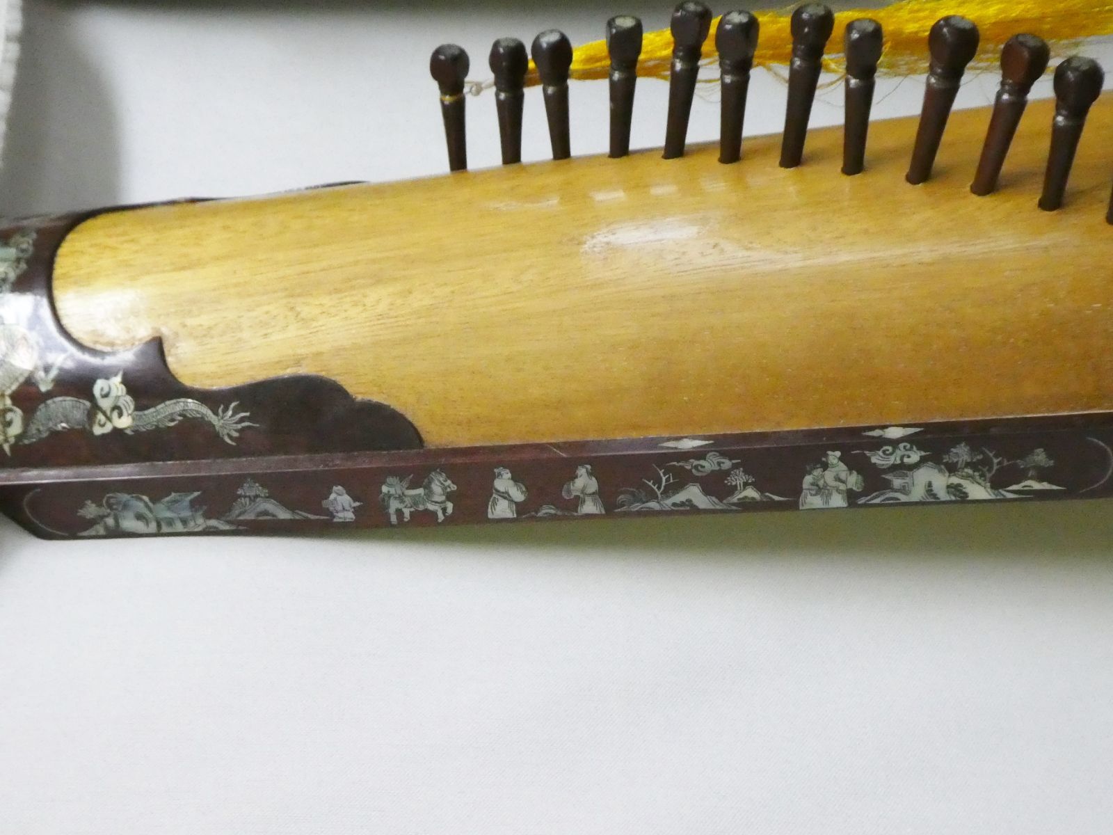 ダン・トゥ〈ベトナム民族楽器 弦楽器 月琴〉 ダン・セン ベトナム2弦