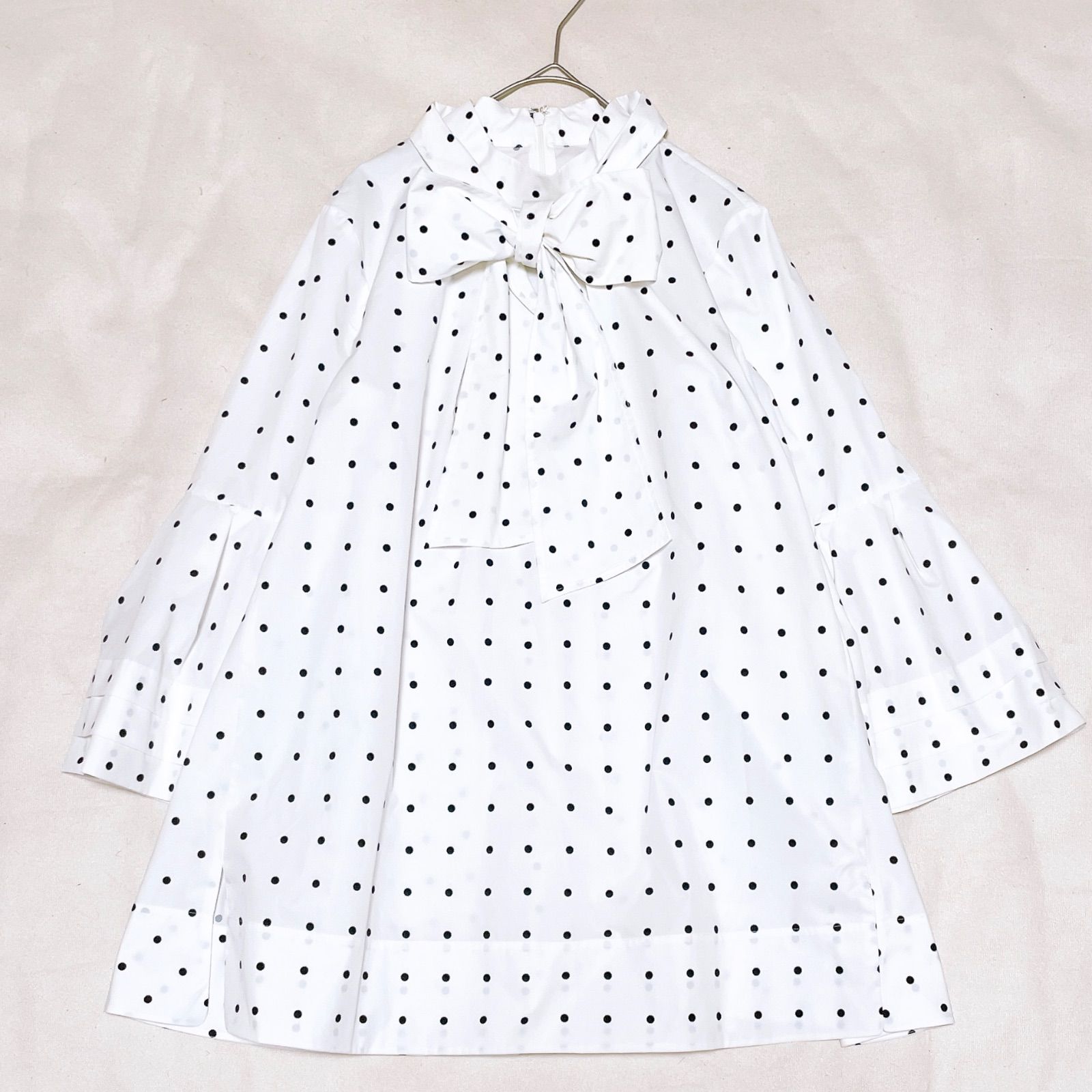 セルフォード ボウタイ ベルスリーブ バックリボンブラウス 手洗い可 ドット