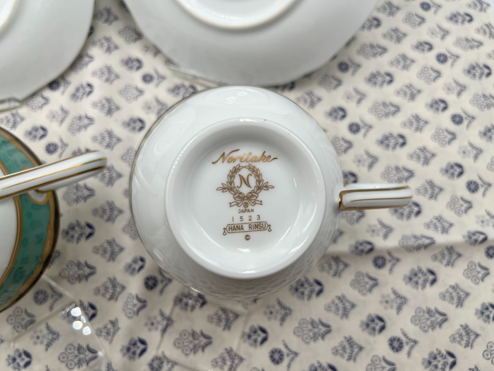 未使用保管品 ノリタケ ハナリンス カップ&ソーサー ペア グリーン 金彩 廃版品 Noritake HANARINSU 1523 m001 2110 ☆2客セット 美品☆NORITAKE ノリタケ ハナリンス カップ ソーサー