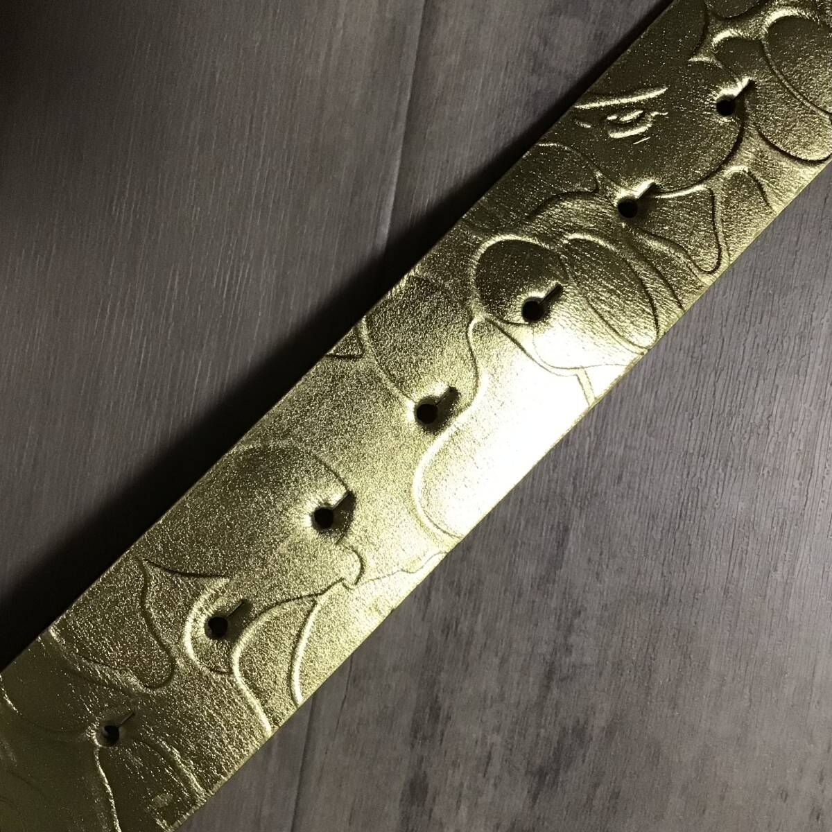 A BATHING APE 型押し ゴールドバックル ブラウンレザーベルト XL A BATHING APE 型押し ゴールドバックル ブラウンレザーベルト XL