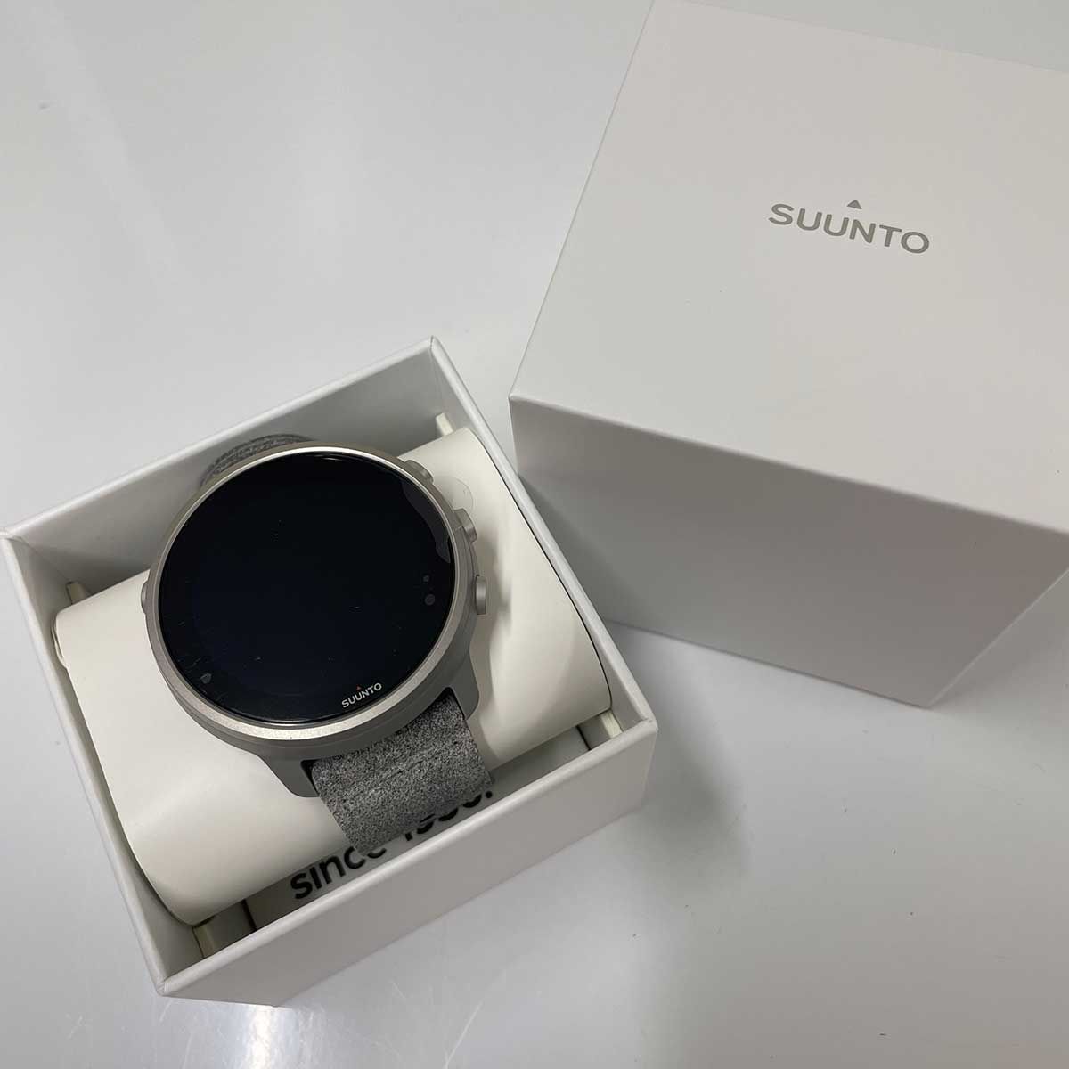 未使用】 SUUNTO 7 STONE GRAY TITANIUM ストーングレイ チタニウム