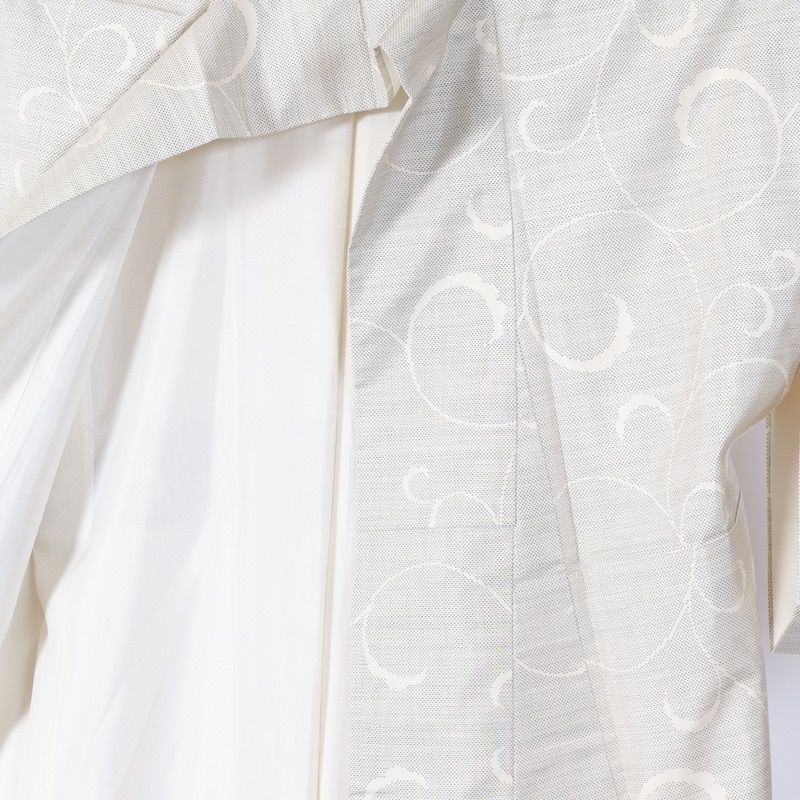 ☆ 本場大島紬 白大島 一元7マルキ 花唐草模様 乳白色 K-5207 本場大島紬 白大島 一元7マルキ 花唐草模様 乳白色 K-5207