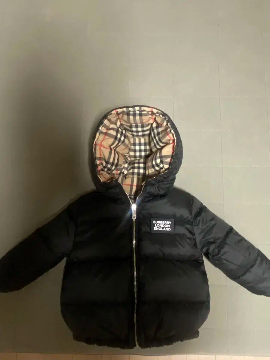 Burberry Kids(バーバリーキッズ) リバーシブルダウン 2Y