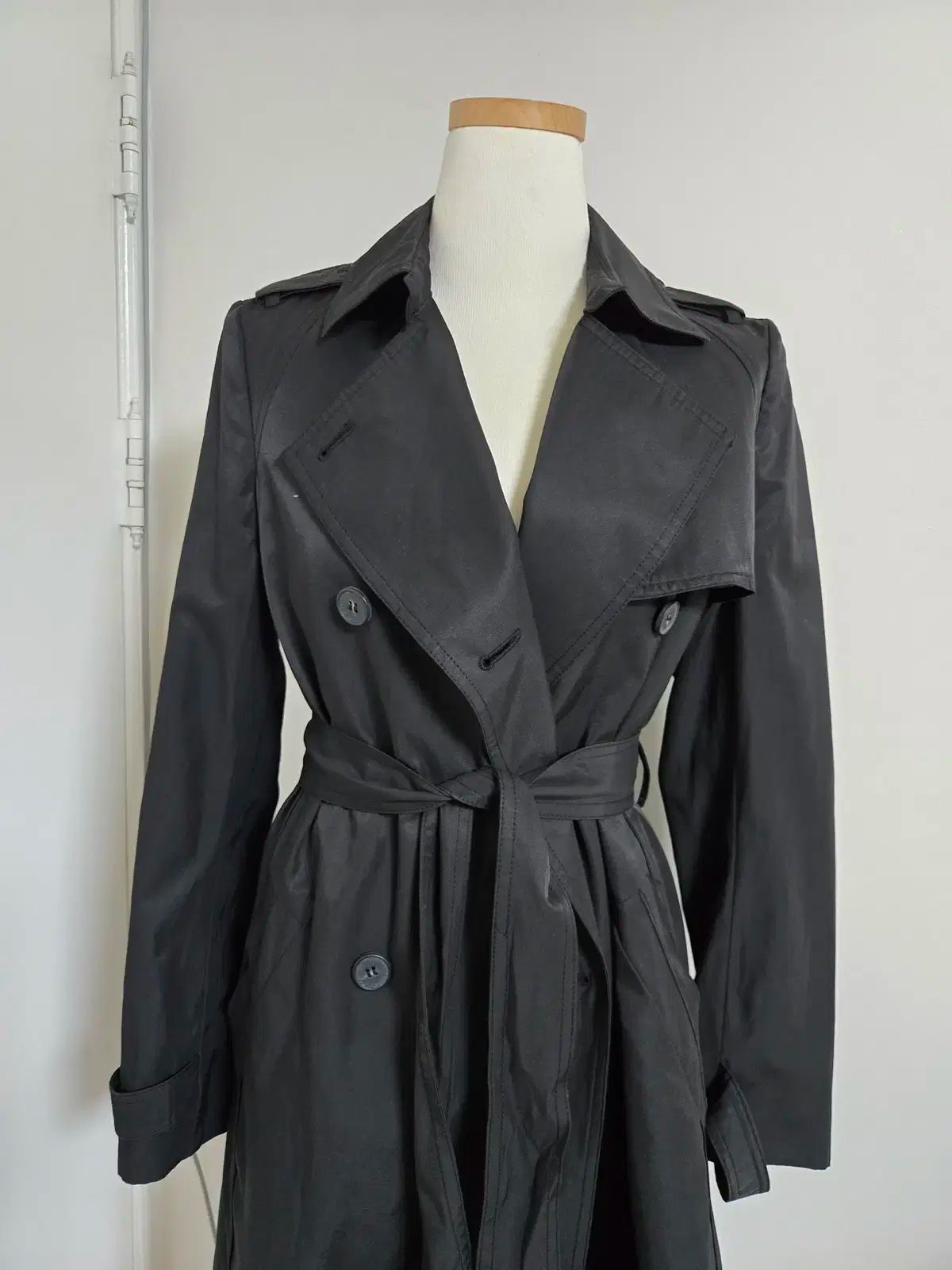 ブラック トレンチ