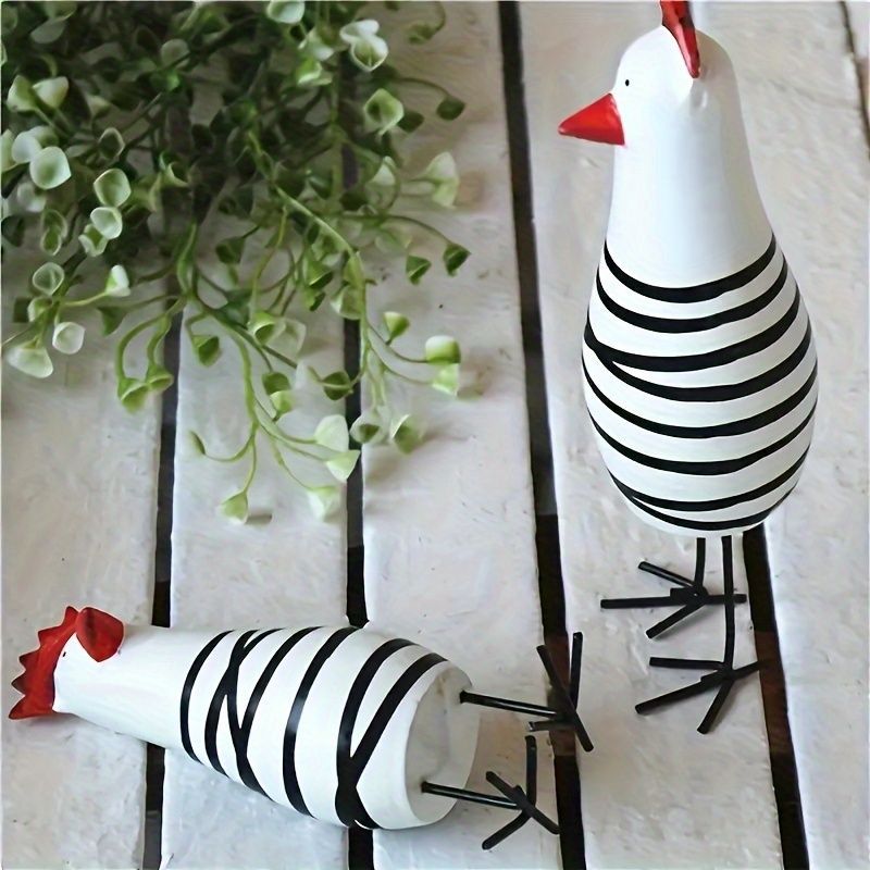 オブジェ 置物 3羽のニワトリ 鶏 ボーダー柄 アニメ風 木製