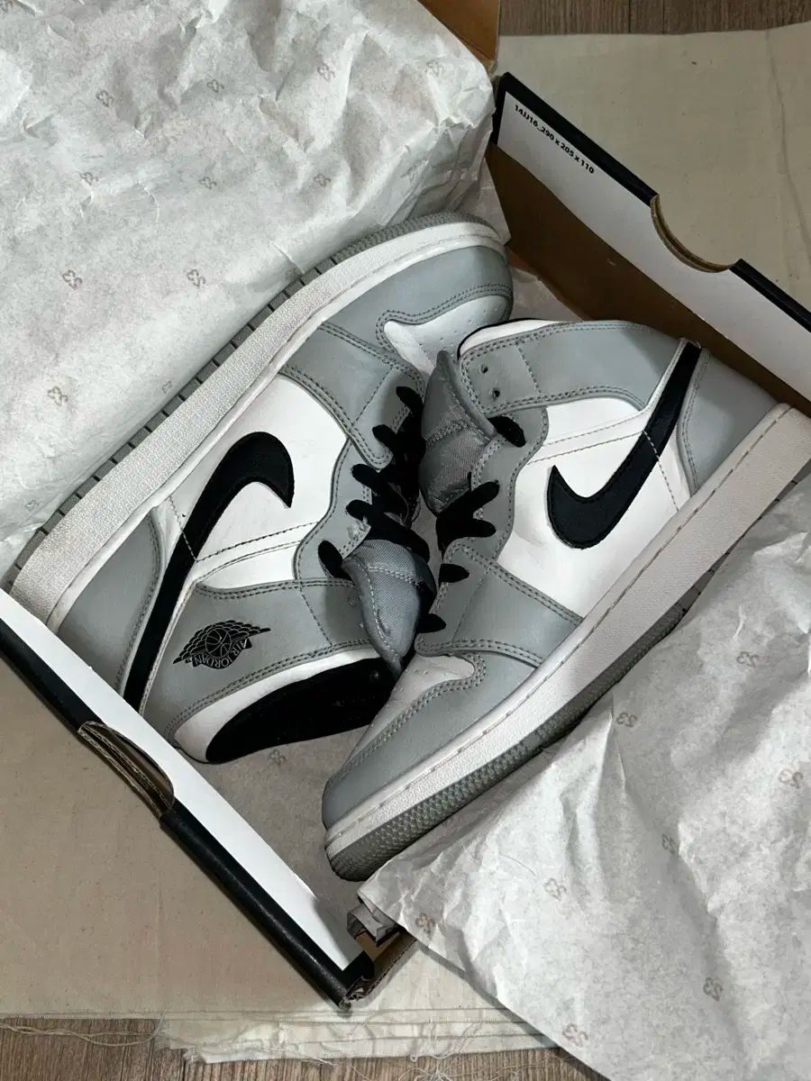 （ GS ） ジョーダン 1 ミッド ライト スモーク グレー 245