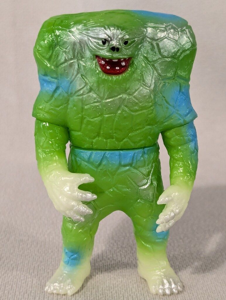MAXTOY ミニソフビ怪獣倉庫シリーズ ジャミラ (緑蓄光) - メルカリ